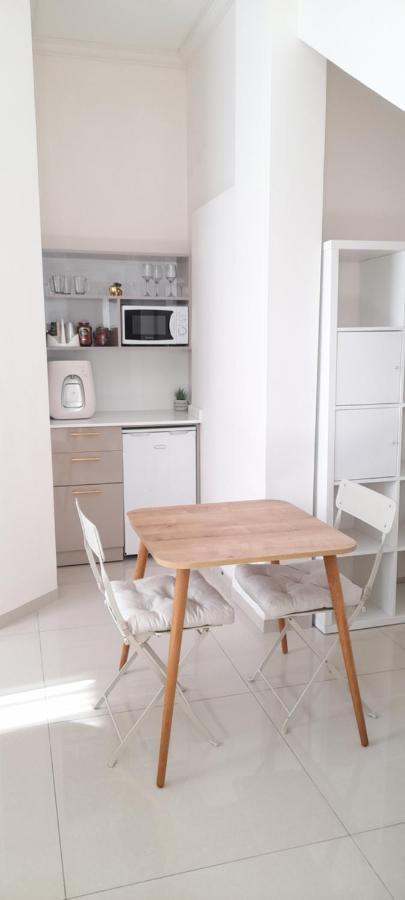 Regina'S Place Or Akiva Экстерьер фото
