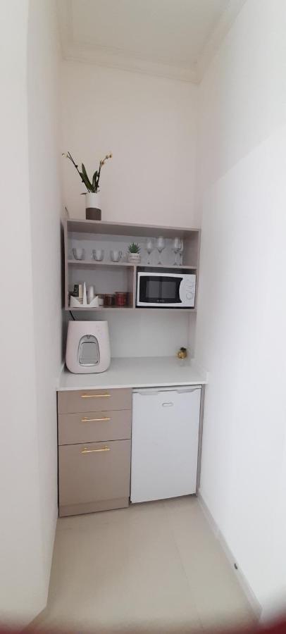 Regina'S Place Or Akiva Экстерьер фото