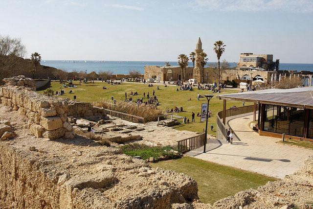Regina'S Place Or Akiva Экстерьер фото